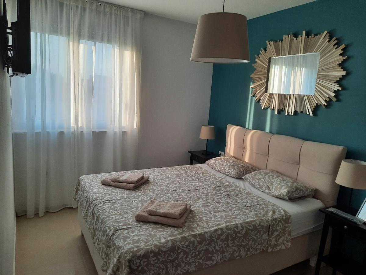 Enjoy Pula - New Apt With Terrace And Free Parking Garage エクステリア 写真